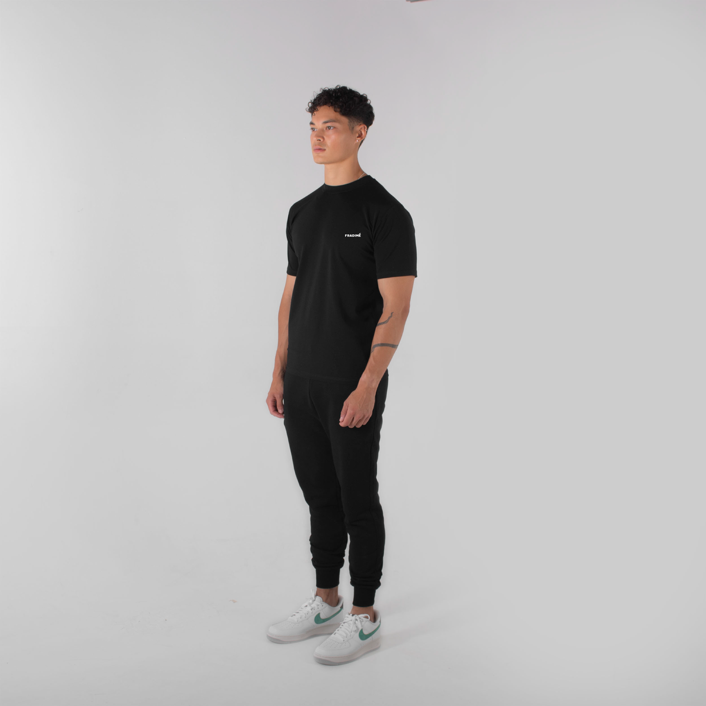 Model size##This Model is 183cm/6ft tall, 40 inches chest 32 waist and wearing size Medium