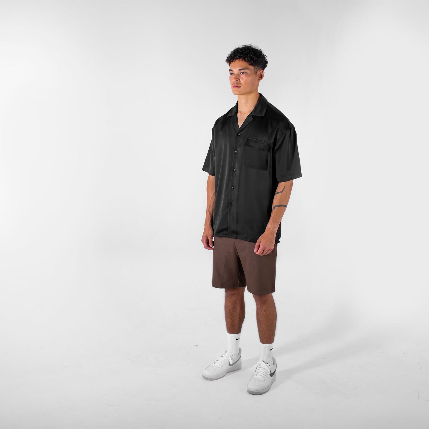 Model size##This Model is 183cm/6ft tall, 40 inches chest,33 waist and wearing size Medium