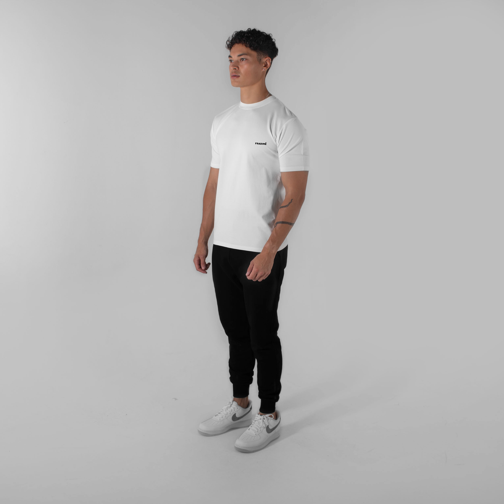 Model size##This Model is 183cm/6ft tall, 40 inches chest 32 waist and wearing size Medium