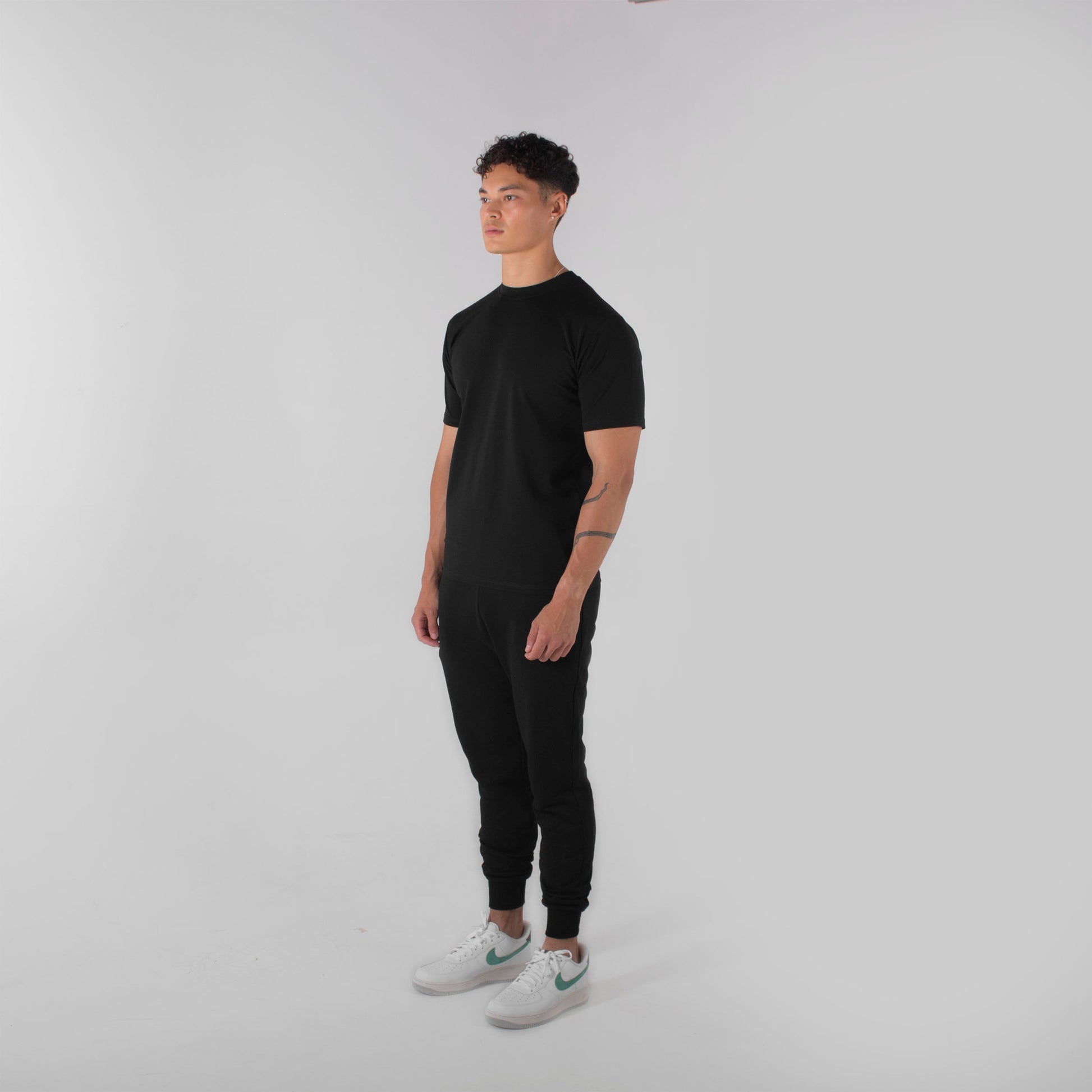 Model size##This Model is 183cm/6ft tall, 40 inches chest 32 waist and wearing size Medium
